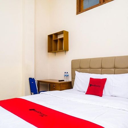 Reddoorz Syariah @ Griya Thamrin Manahan Solo Kültér fotó