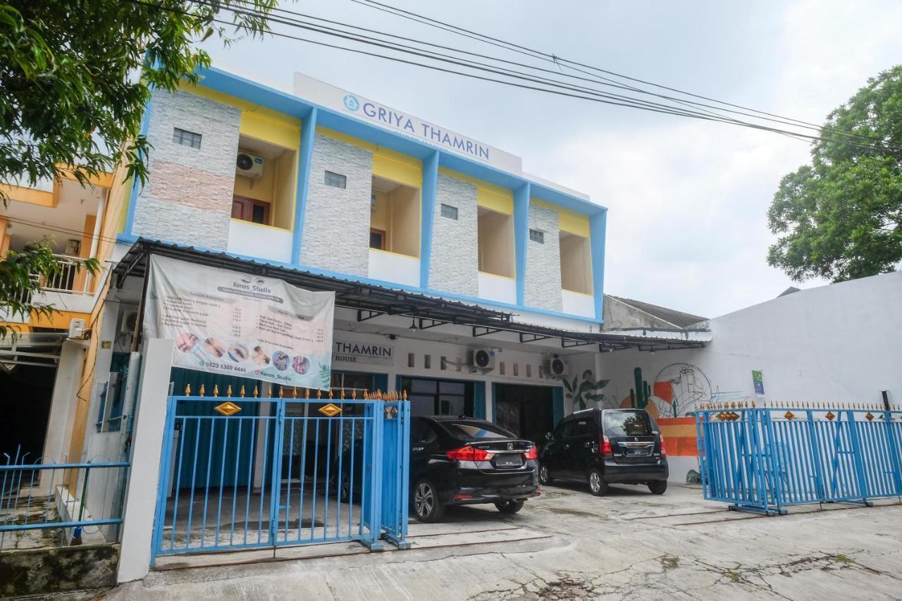 Reddoorz Syariah @ Griya Thamrin Manahan Solo Kültér fotó